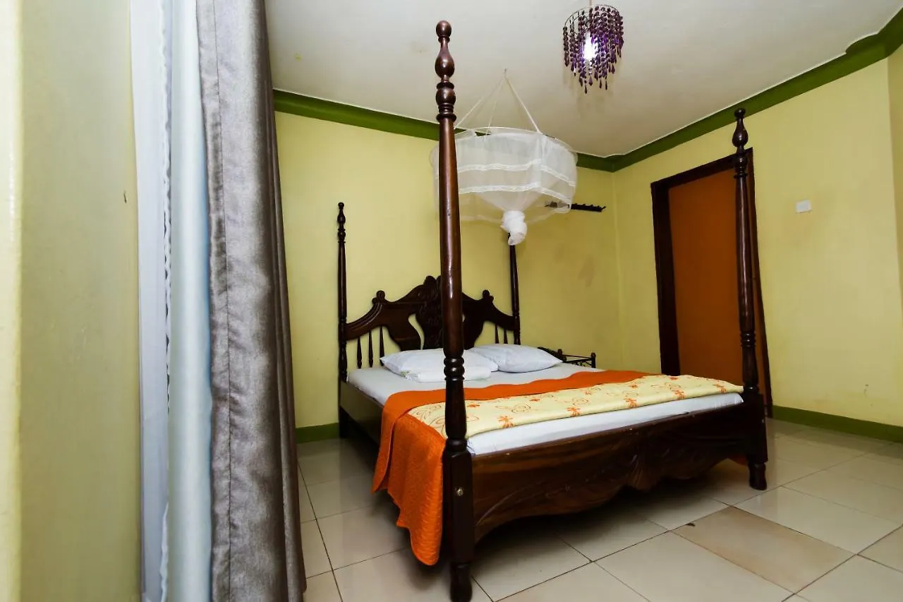 Royal Lake View Gardens Kampala Bed & Breakfast